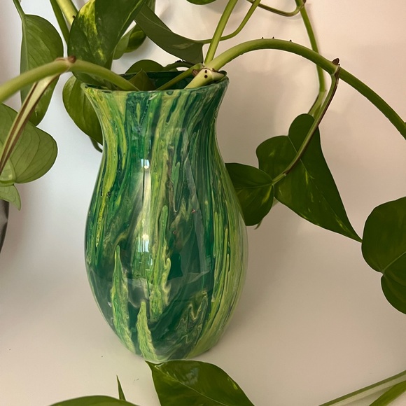 Handmade Vase in shade of green - Picture 5 of 7